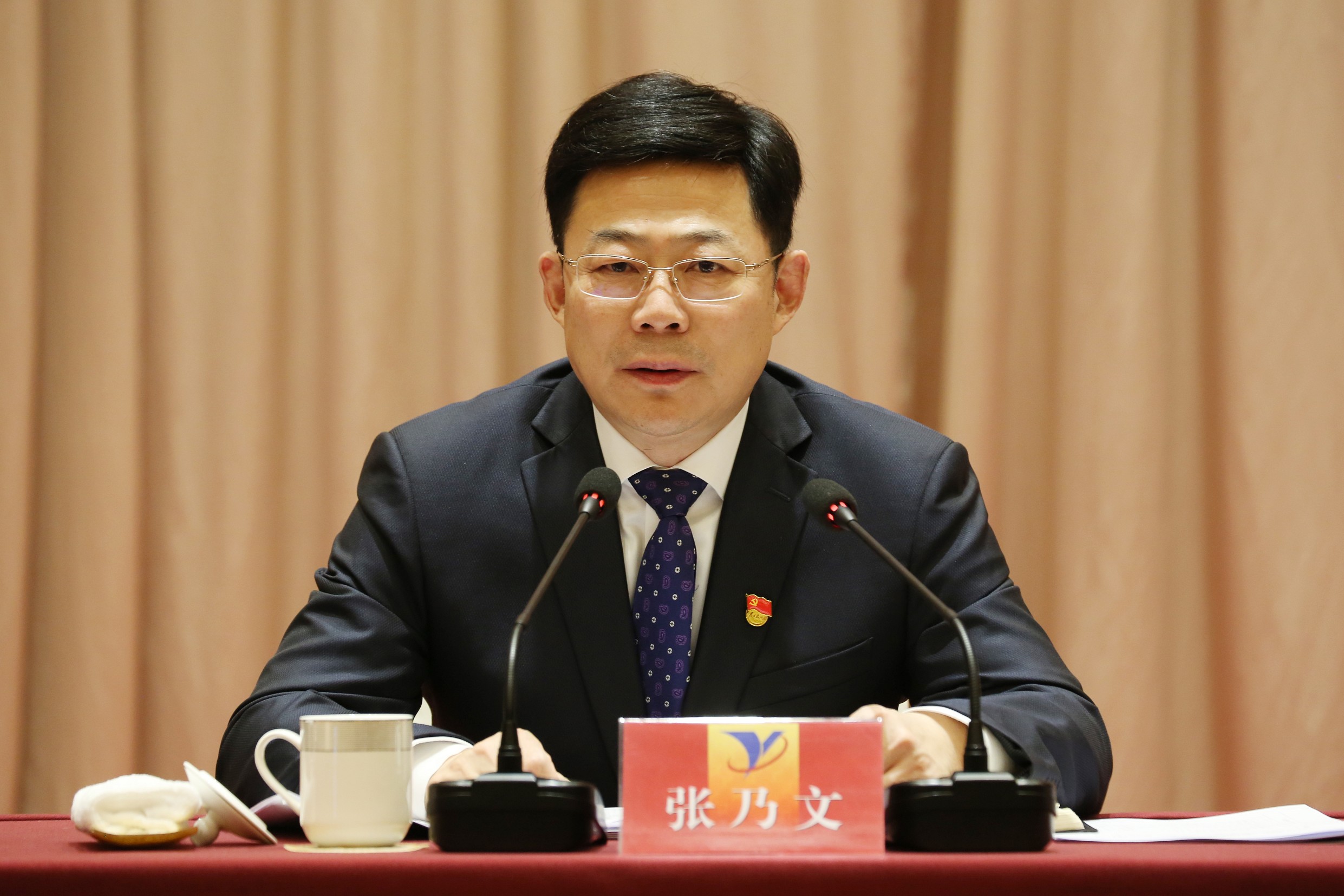 集团提质增效攻坚年专项行动带头会 2_眸目压缩.jpg