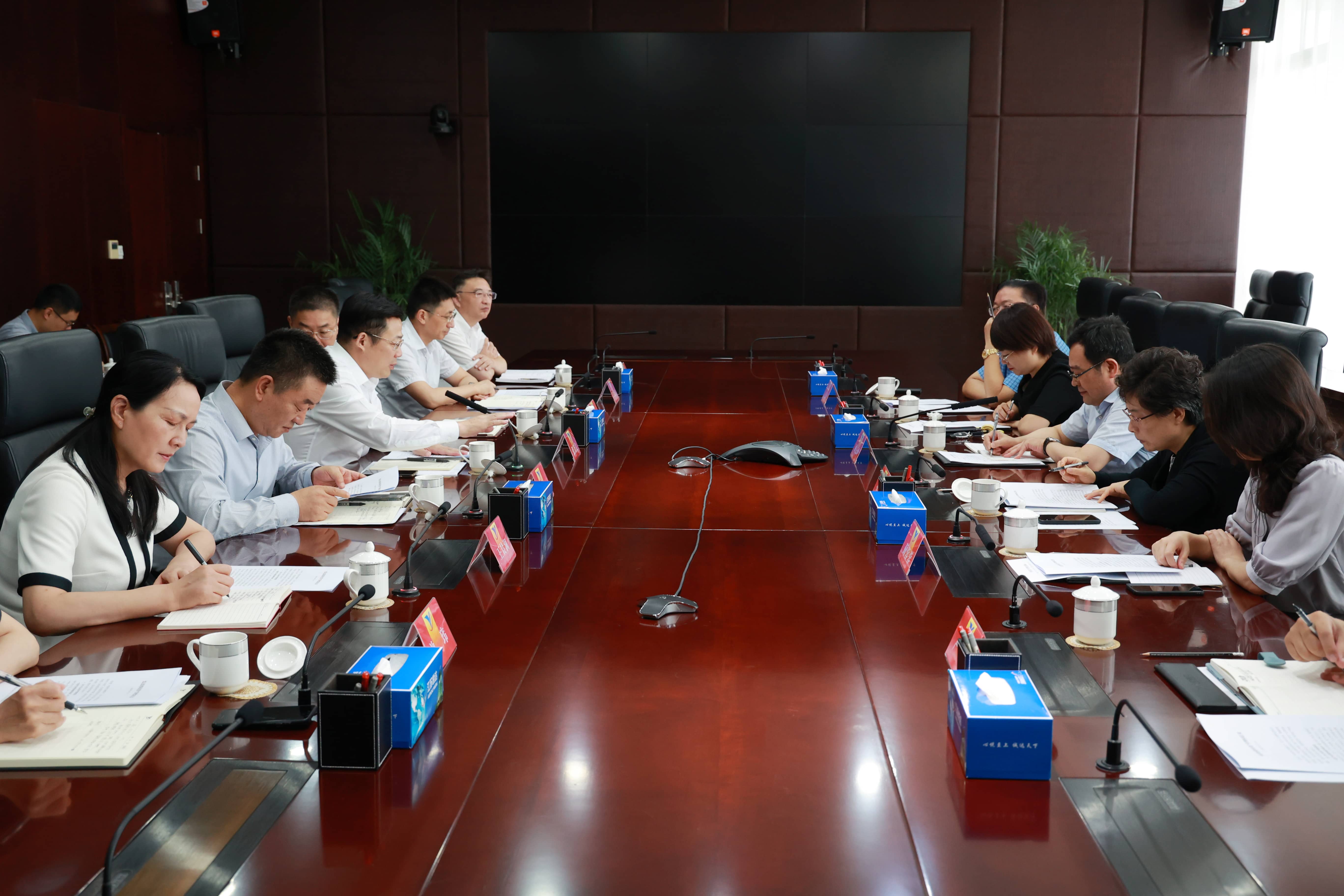 市人大常委会副主任顾云岭率队调研集团国有资产治理情况1-tuya.jpg