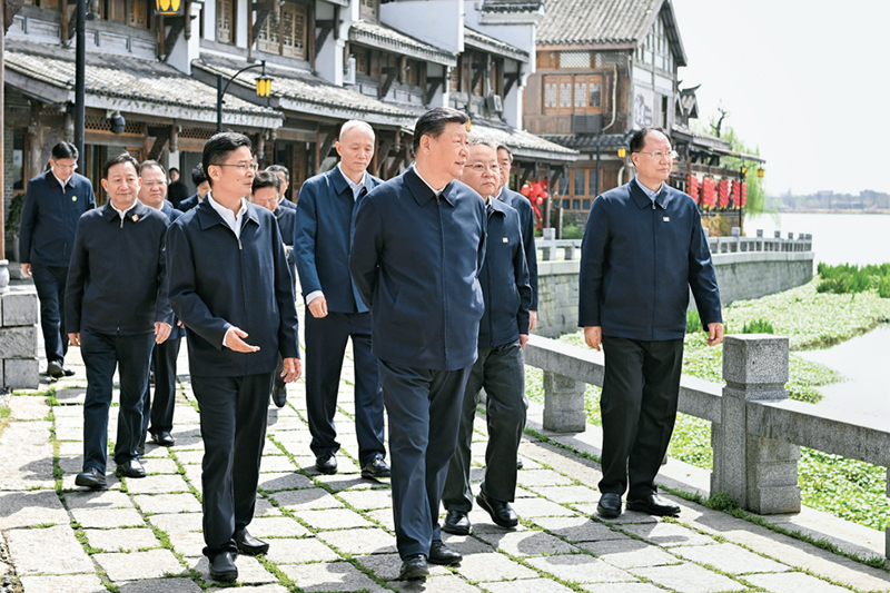 2024年3月18日至21日，中共中央总书记、国度主席、中央军委主席习近平在湖南调查。这是19日上午，习近平在常德河街调查。